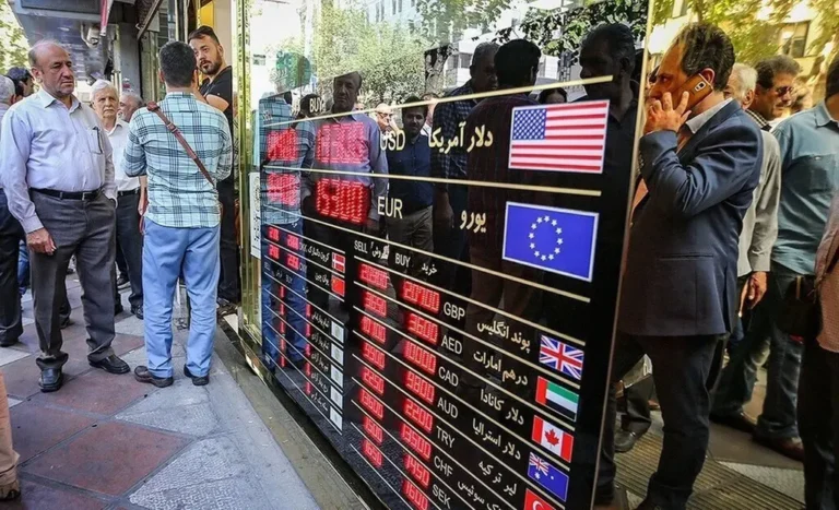 دلار عقب نشست، قیمت دلار امروز