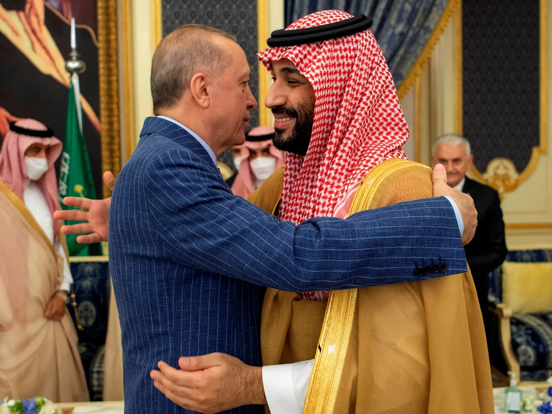 229584-be0d9cf44ffff022bec4bf7938df501e 000_32972TG