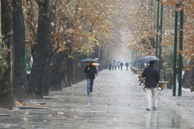 بارش‌ها در ایران با رشد ۸۲ درصدی به ۱۲۷ میلی‌متر رسید/ وضعیت پایتخت با وجود بارندگی‌های اخیر، همچنان نگران کننده است/ ۶ استان تهران، قم، قزوین، همدان، گیلان و مازندران همچنان دارای بارش منفی هستند