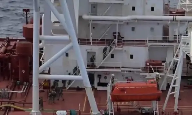 حمله کماندوهای آمریکا به نفتکش منتسب به ایران در اقیانوس هند