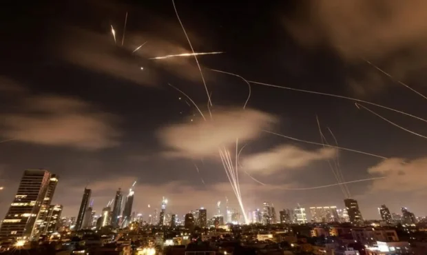 جنگ احتمالی ایران و آمریکا چگونه خواهد بود؟/ بزرگترین نقطه ضعف و قوت ایران را بشناسید