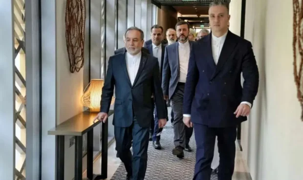 آمریکا دو شرط را پذیرفت، ایران پای میز مذاکره رفت آمریکا دو شرط را پذیرفت، ایران پای میز مذاکره رفت