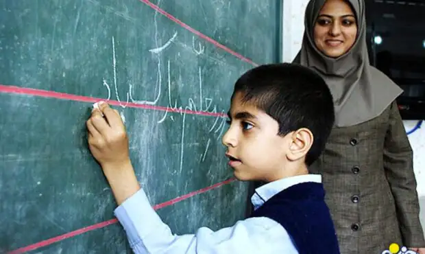 بزرگترین خبر خوش برای معلمان و فرهنگیان بازنشسته جزییات هدیه دولت به تمام فرهنگیان کشور