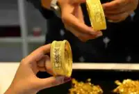 آخرین قیمت طلای ۱۸ عیار امروز دوشنبه ۲۷ بهمن ۱۴۰۴ / ریزش شدید قیمت‌ها آغاز شد + جدول