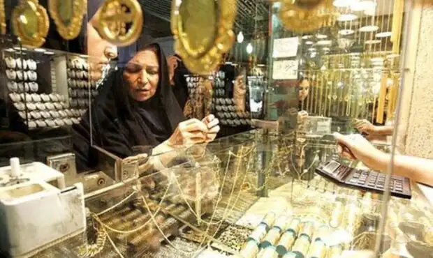 پیش‌بینی قیمت طلا فردا سه‌شنبه ۲۸ بهمن ۱۴۰۴ / بازار در انتظار نتایج مذاکرات؛ طلا بخریم یا بفروشیم؟