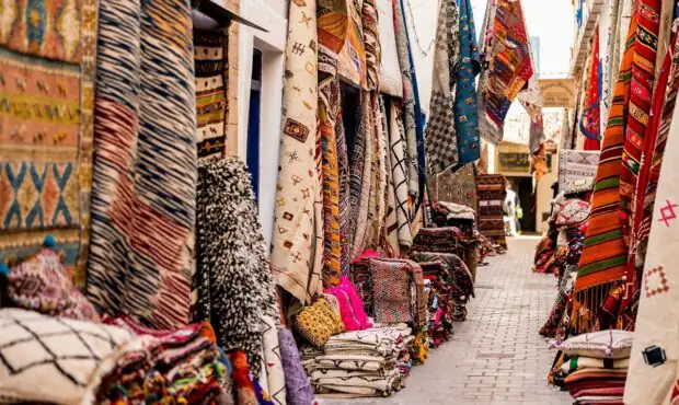 فرش مراکشی چیست؟ معرفی بهترین مدل‌ها