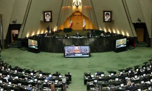 بیانیه نمایندگان مجلس در پاسخ به فرمایشات رهبری: برای جانفشانی آماده‌ایم