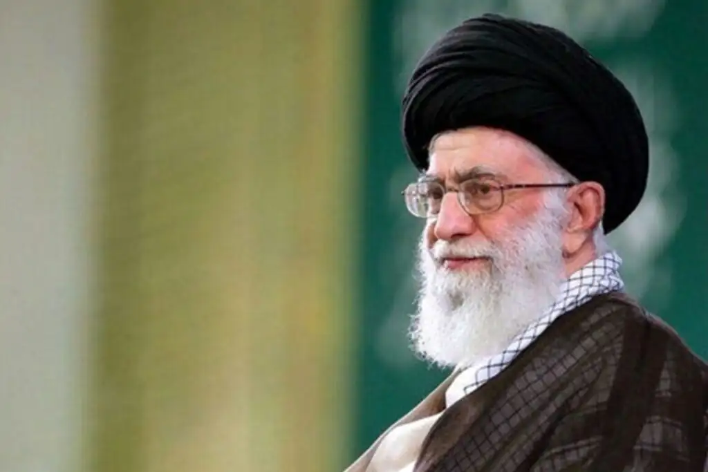 هشدار کوبنده رهبر انقلاب به ناو‌های آمریکایی به زبان عبری + عکس