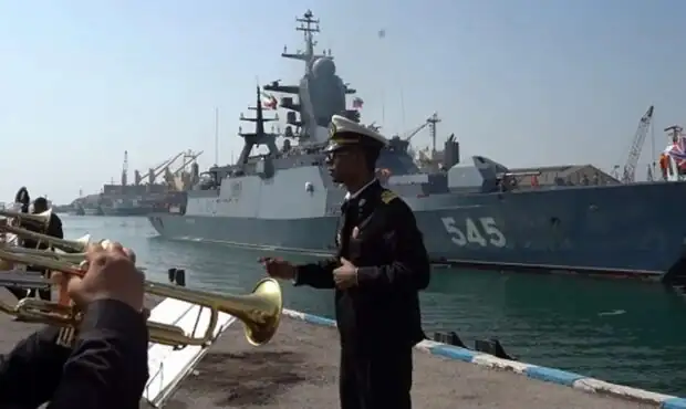 اولین تصویر از استقرار ناو استویسکی روسیه در بندرعباس