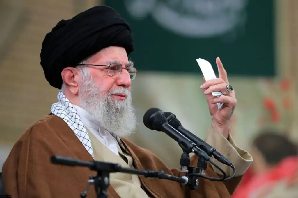 بازتاب سخنان رهبر انقلاب درباره نابودی ناو‌های آمریکایی در رسانه‌های جهان