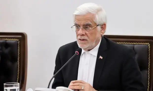 سخنان تلخ عارف در جمع دانشجویان معترض / کشور در حوادث دی ماه یک باخت جدی داشت