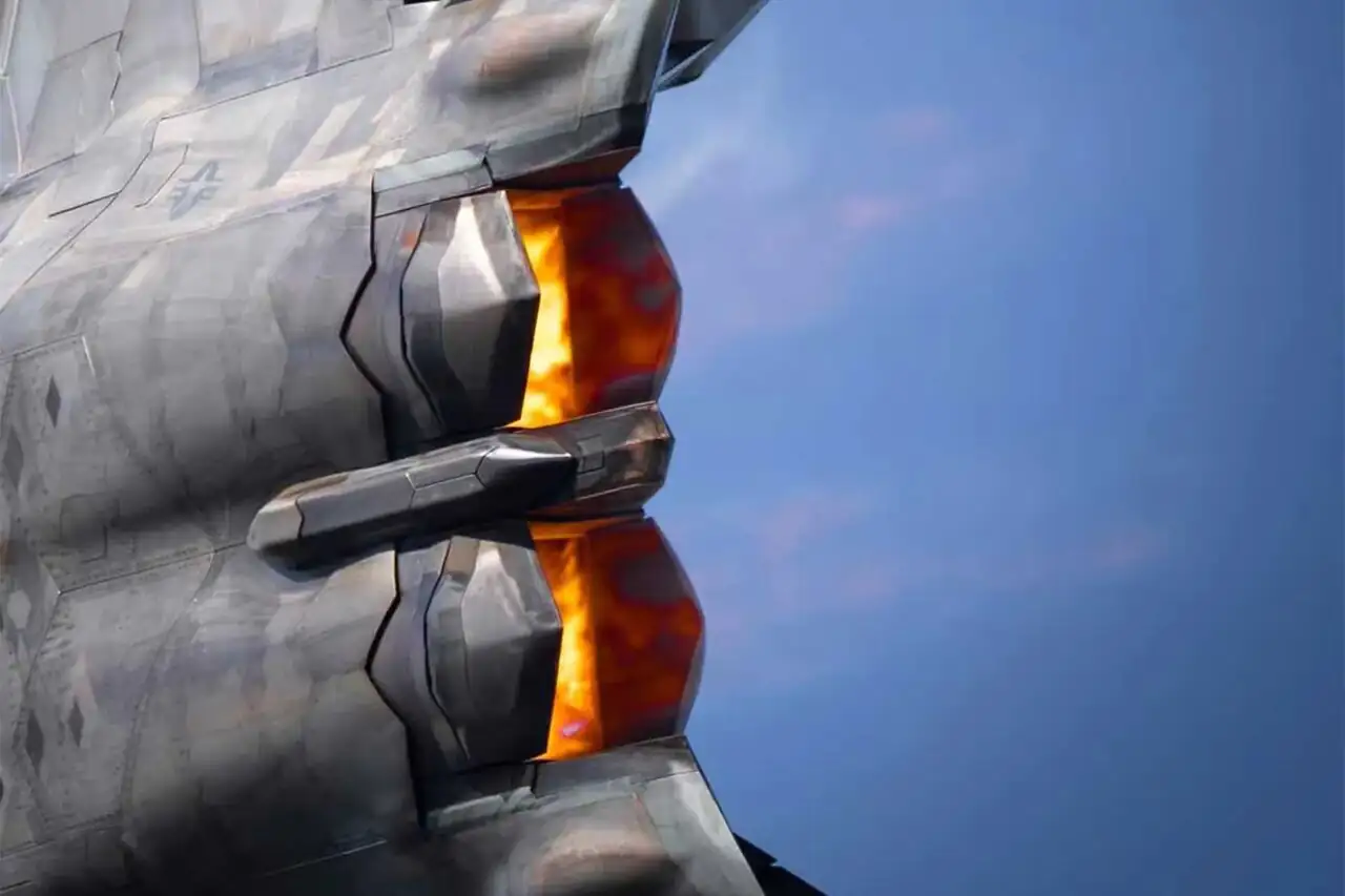 هیولای تشنهٔ آسمان / مصرف سوخت F-۲۲ رپتور شما را شگفت‌زده می‌کند