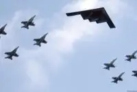 اسقرار هواپیمای نظامی آمریکایی پیش از مذاکرات ایران / ماجرا چیست؟