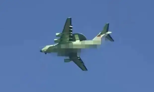 KJ-۳۰۰۰ در آسمان چین / آواکس جدید آماده عملیات شد