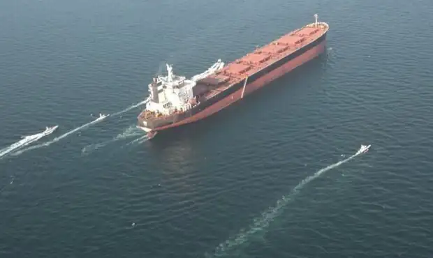 تنگه هرمز در آستانه بسته شدن/ نفتکش‌ها متوقف شدند