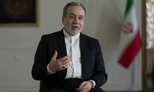 اظهارات تند عراقچی به آمریکا درباره تغییر حکومت ایران