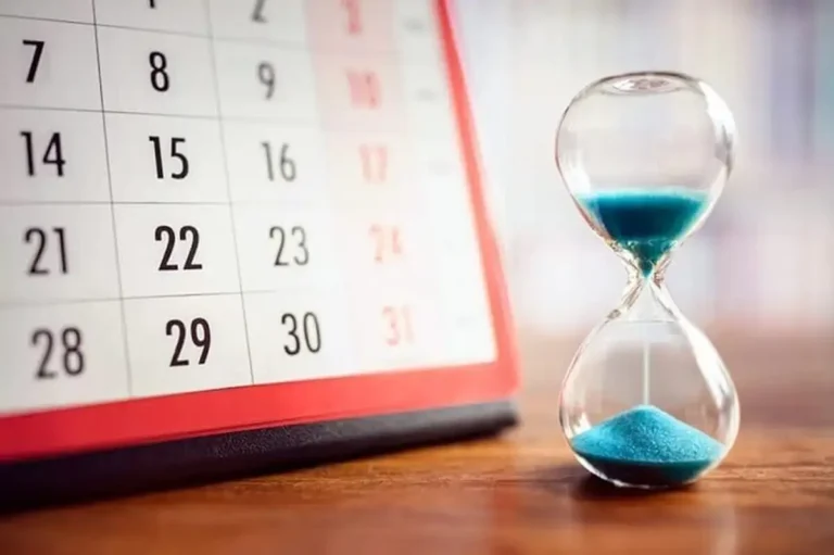 تقویم فروردین ۱۴۰۵+روزهای تعطیل و روزهای نوروز +عکس