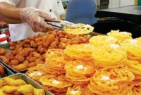 قیمت بالای زولبیا و بامیه و کاهش قدرت خرید مردم