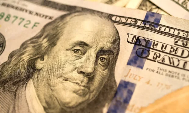 افزایش ناگهانی قیمت دلار در واکنش به اخبار جنگ | دلار بازار آزاد ۱۸ هزار و ۹۳۵ تومان گران شد افزایش ناگهانی قیمت دلار در واکنش به اخبار جنگ | دلار بازار آزاد ۱۸ هزار و ۹۳۵ تومان گران شد