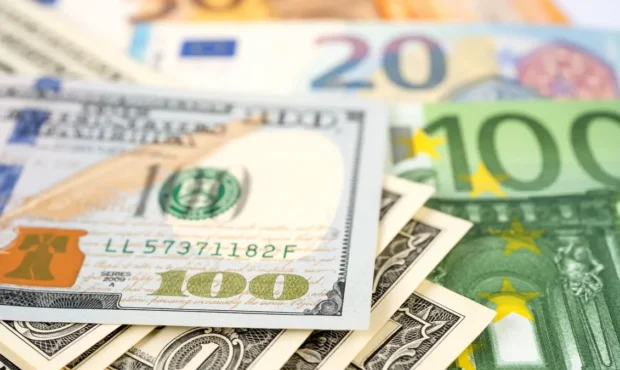 جدیدترین قیمت دلار در بازار آزاد امروز چهارشنبه ۶ اسفند ۱۴۰۴