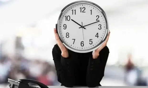 ساعت کاری ادارات و بانکها در ماه رمضان ۱۴۰۴ | آخرین تغییرات برای کارکنان و مراجعان ساعت کاری ادارات و بانکها در ماه رمضان ۱۴۰۴ | آخرین تغییرات برای کارکنان و مراجعان