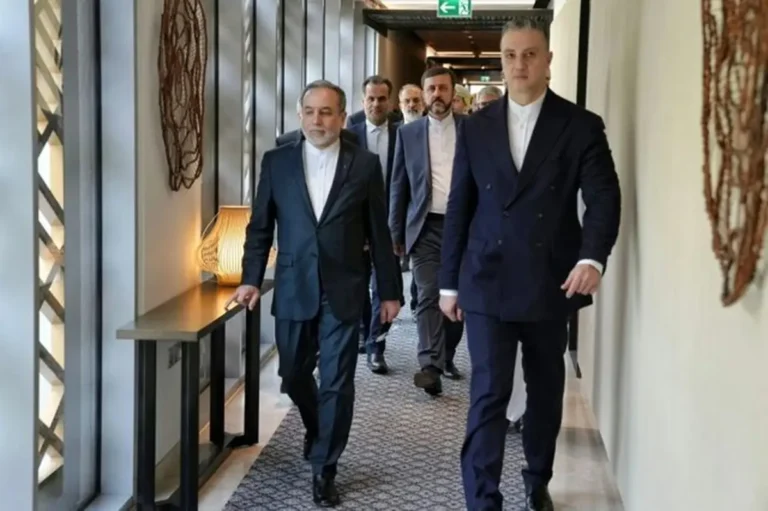 حرکت تیم ایرانی برای مذاکرات با اسکورت