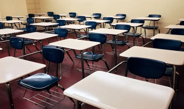 آیا مدارس و ادارات تهران دوشنبه ۲۷ بهمن ۱۴۰۴ تعطیل است؟