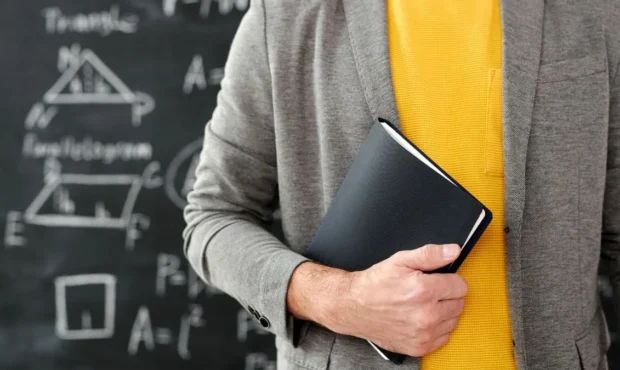 خبر خوش از پاداش یک‌ماهه حقوق برای این فرهنگیان در آستانه بازنشستگی