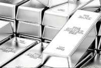 قیمت نقره امروز دوشنبه ۴ اسفند ۱۴۰۴ به دلار و تومان