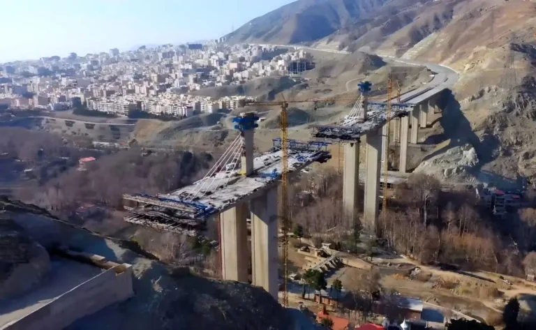عیدی بزرگ به مسافران نوروزی / قفل ترافیک وحشتناک کرج سرانجام شکست!