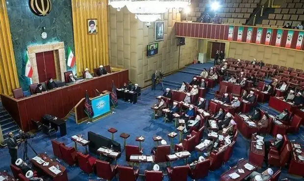 خلاءهای قانون اساسی در تعیین شورای رهبری و انتخاب رهبر خلاءهای قانون اساسی در تعیین شورای رهبری و انتخاب رهبر