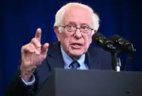سندرز به حملات آمریکا علیه ایران واکنش نشان داد