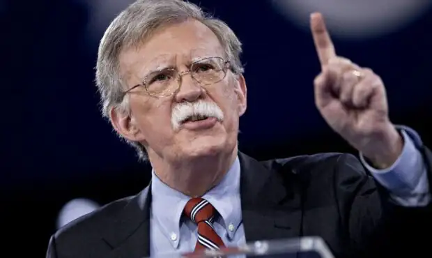 نفت ایران برای نابودی روسیه/ رمزگشایی بولتون از استراتژی پنهان ترامپ