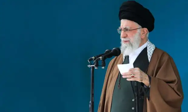 آماده‌سازی مصلی تهران برای استقرار پیکر رهبر شهید+ عکس