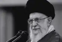 آماده‌سازی جایگاه پیکر رهبر شهید در مصلی + عکس