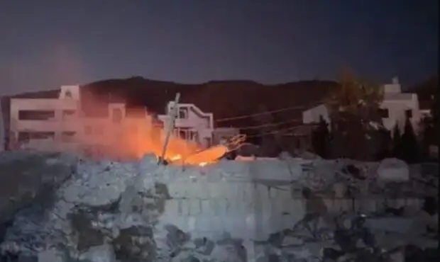 حمله هوایی به کمپ شهرک زیباشهر شیراز و پایگاه اورژانس/ آخرین آمار قربانیان