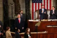 اختلاف شدید در کابینه ترامپ / آمریکا مجبور به پایان جنگ می‌شود؟