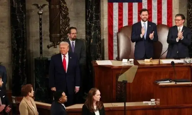 اختلاف شدید در کابینه ترامپ / آمریکا مجبور به پایان جنگ می‌شود؟