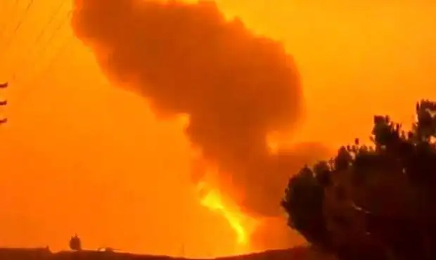 انفجار مهیب در اهواز/ بندر لنگه و سقز مورد حمله قرار گرفت