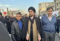 تصویری عجیب از احمد خمینی امشب در میدان انقلاب تهران+ عکس