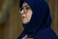 مهاجرانی بر مزار شهدای دانش‌آموز میناب حاضر شد+ عکس