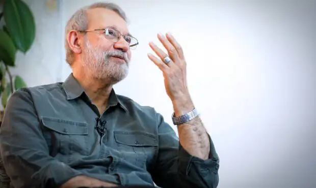 واکنش لاریجانی به اظهارات مکرون درمورد امنیت در تنگه هرمز