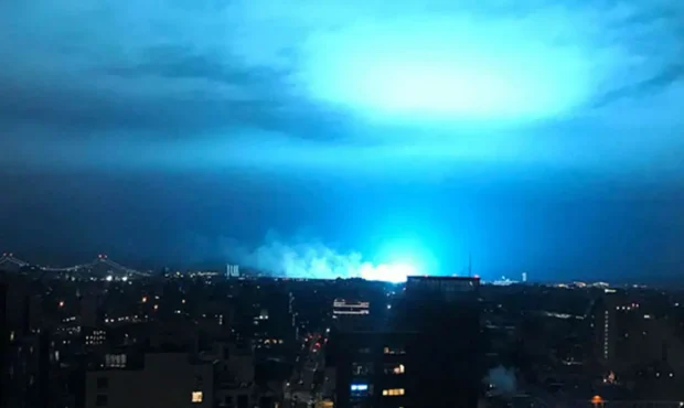 آیا در حمله بامداد سه‌شنبه از بمب الکترومغناطیسی استفاده شد؟ / ماجرای قطعی برق چیست؟