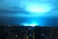 علت مشاهده نور آبی در آسمان تهران / حمله آمریکا با سلاح لیزری انجام شد؟ علت مشاهده نور آبی در آسمان تهران / حمله آمریکا با سلاح لیزری انجام شد؟