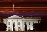 تدابیر شدید امنیتی در اطراف کاخ سفید/ ماجرا چیست؟