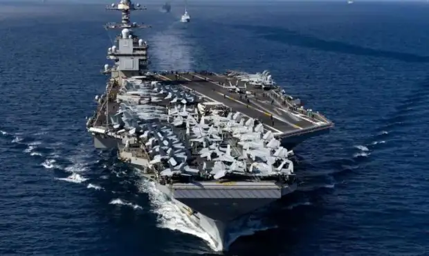 آتش‌سوزی در ناو هواپیمابر «یواس‌اس فورد» و زخمی شدن دو ملوان / سنتکام خبر داد