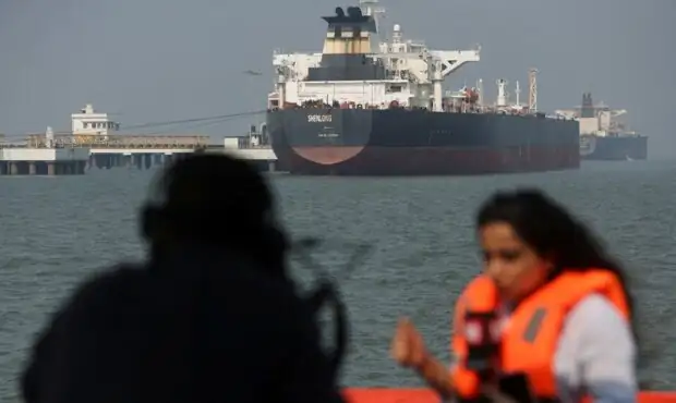 اطلاعیه سپاه درمورد وضعیت کشتیرانی در تنگه هرمز اطلاعیه سپاه درمورد وضعیت کشتیرانی در تنگه هرمز