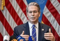 آمریکا به دنبال ائتلاف برای باز کردن تنگه هرمز/ ماجرای اسکورت نفتکش ها چیست؟