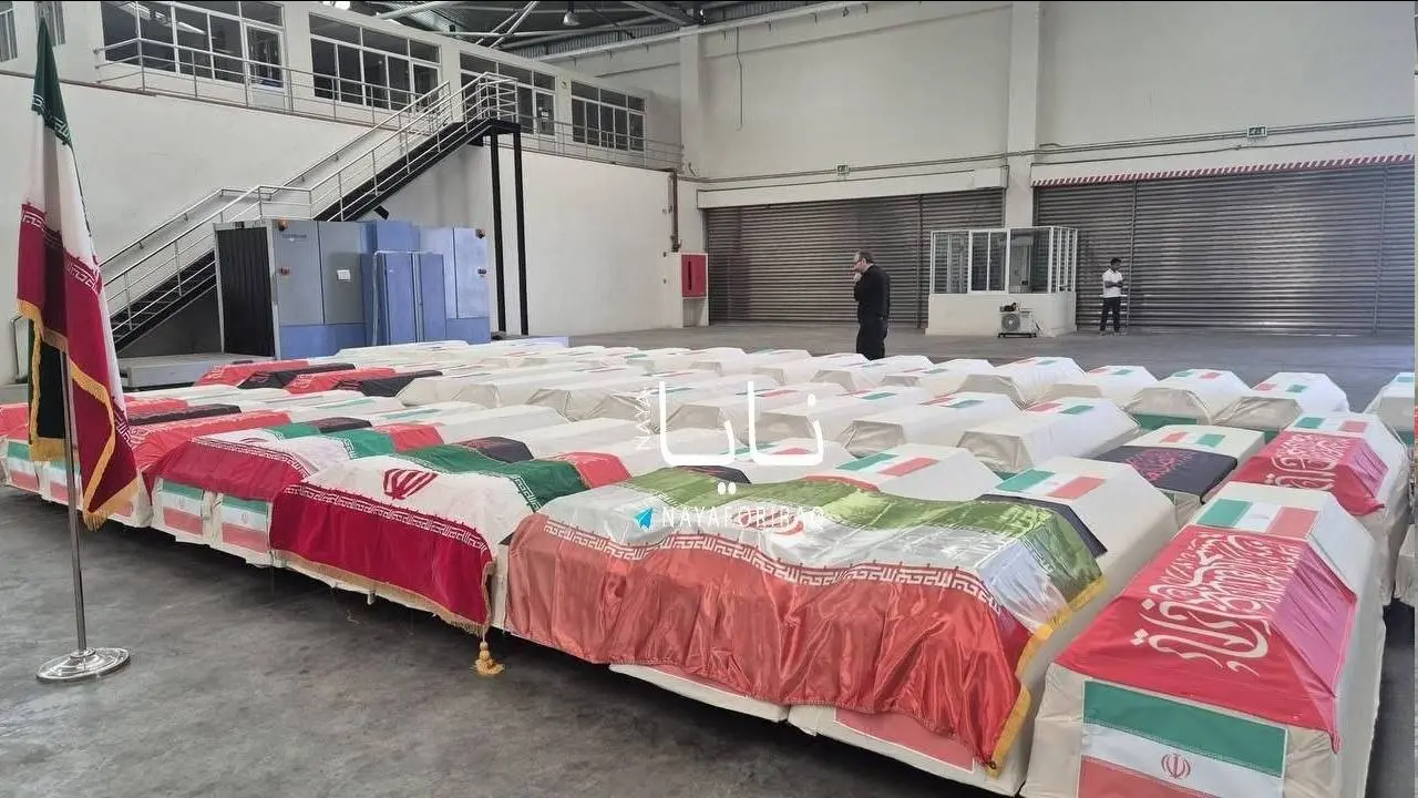 اولین تصاویر منتشر شده از پیکرهای شهدای ناوشکن دنا