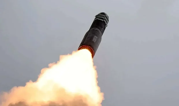 فوری / پرتاب ۱۰ موشک بالستیک توسط کره‌شمالی